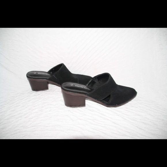 NWOT Denver Hayes Suede Heels - Picture 2 of 3